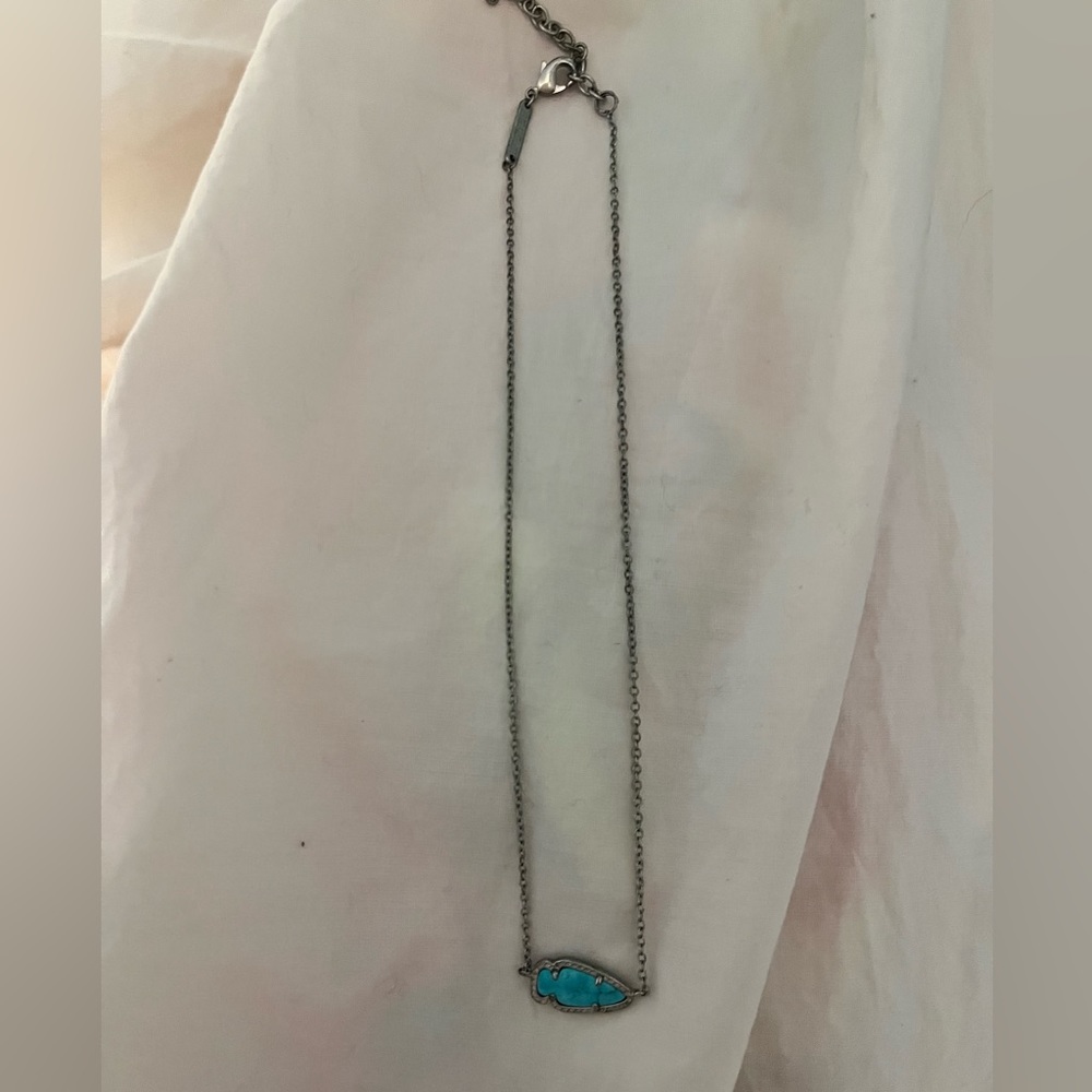 Kendra Scott necklace
